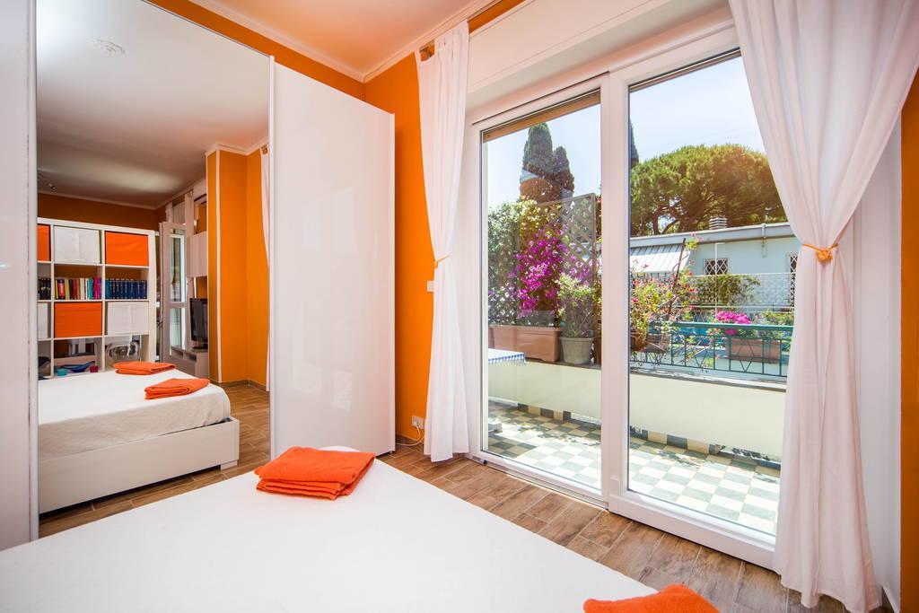 Attic Apartment Rapallo Pokoj fotografie