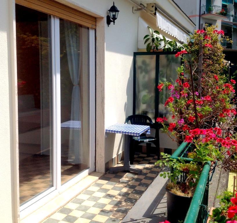 Attic Apartment Rapallo Pokoj fotografie